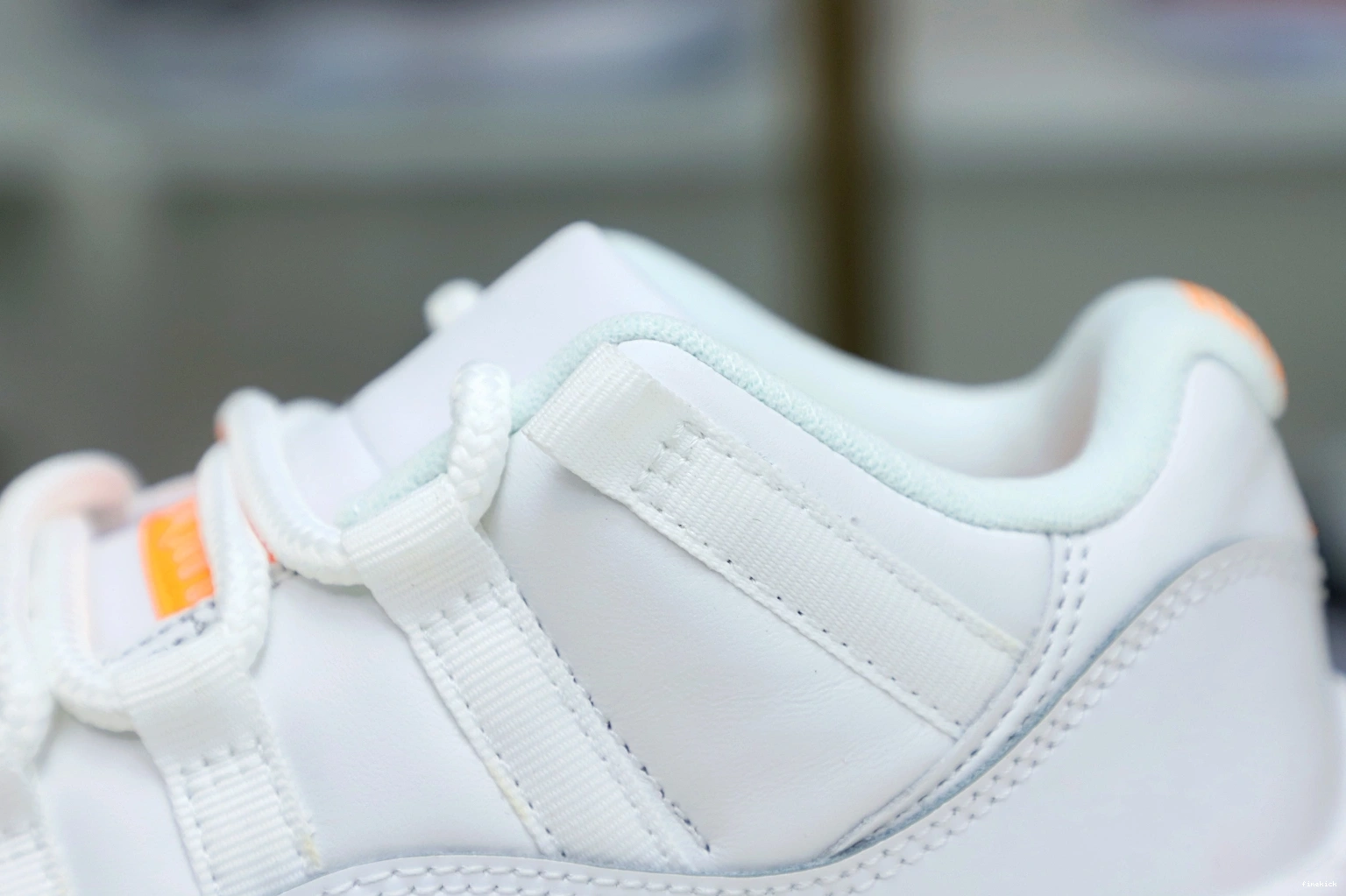 WMNS AIR 'BRIGHT CITRUS' 11 JORDAN RETRO LOW 0809